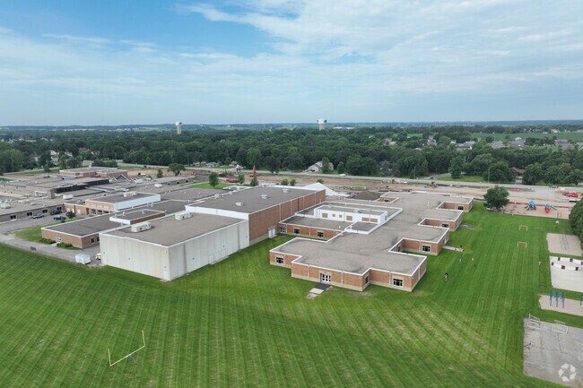 Melrose Elementary School lies in northern Melrose.
