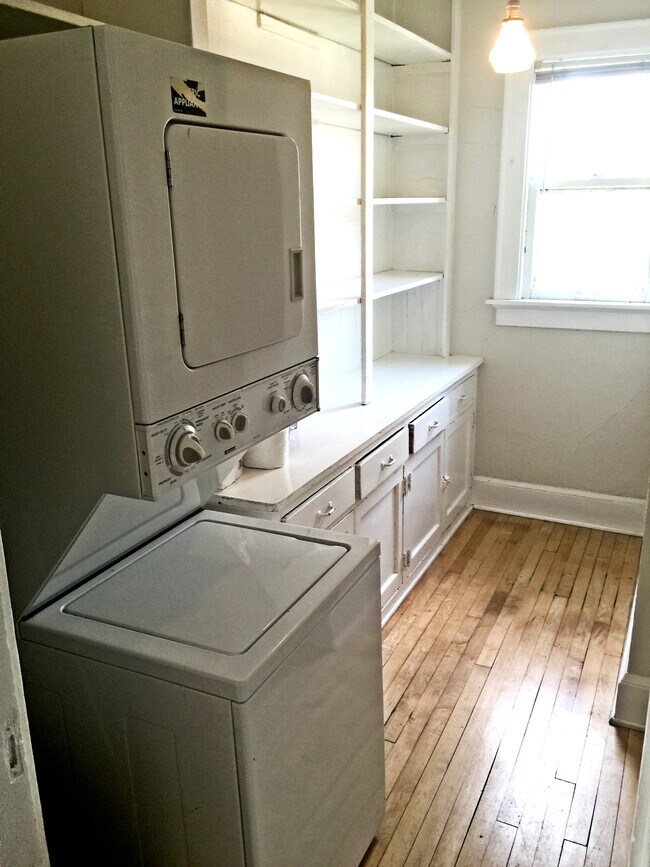 laundry/pantry