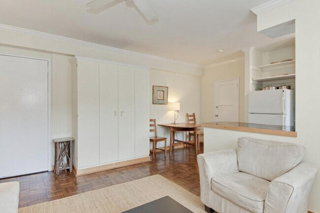 2128 N St NW unit ID355P, Washington, DC 20037 - photo 5