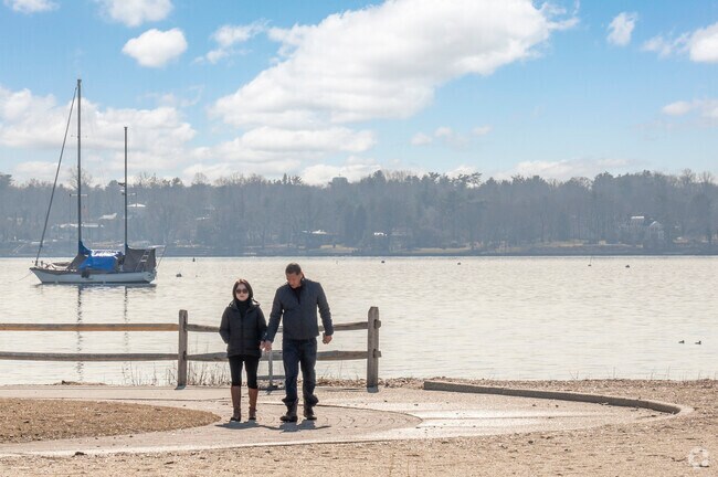 Stroll along the shoreline at Manorhaven Town Park.