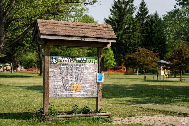 There is also a Disc Golf Course within Ellicott Creek Park.
