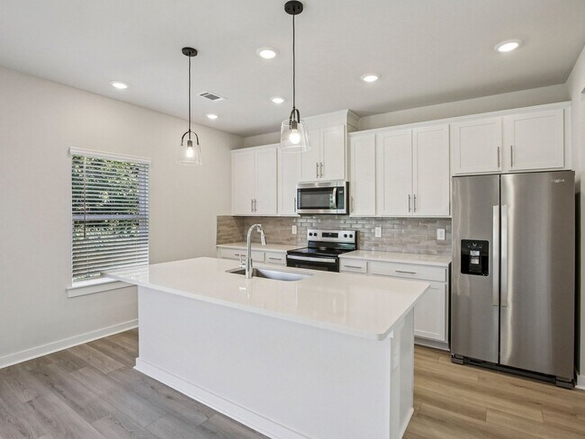 1347 Bluffton Cir, Clarksville, TN 37043 - photo 5