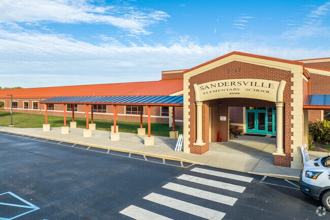 Sandersville Elementary School services students in Yarnallton from K-5th grade.