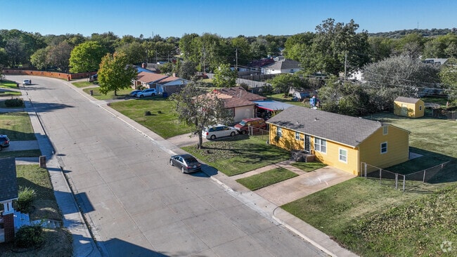 Wide avenues lined with mature trees and sidewalks make University Park beautiful and safe.