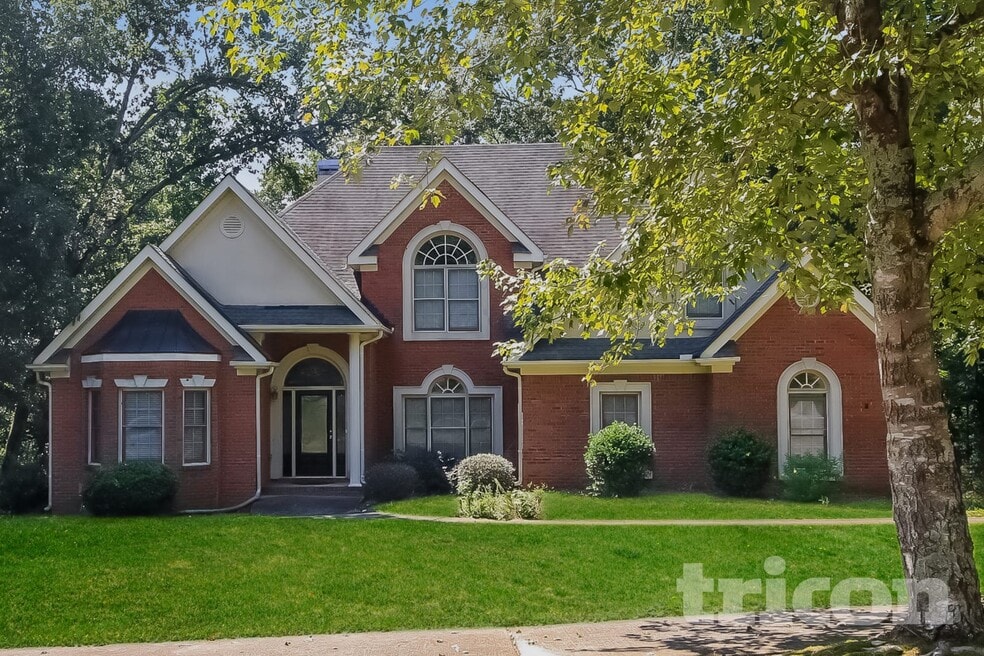 1081 Crown River Pkwy, McDonough, GA 30252 - photo 1