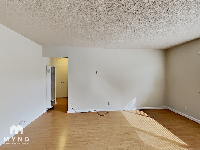 870 Burbank Dr unit 1, Santa Clara, CA 95051 - photo 2