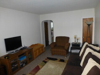 820 Derwyn Rd Unit 820 Derwyn Rd Apt A, Drexel Hill, PA 19026