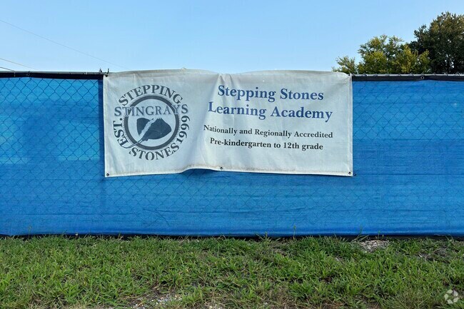 Stepping Stones Learning Academy serves the community of Fruitland.