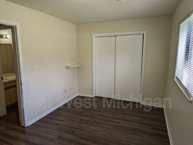 6087 In the Pines Dr SE, Grand Rapids, MI 49548 - photo 4