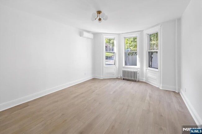 46 Garden Place, Edgewater, NJ 07020 - photo 4