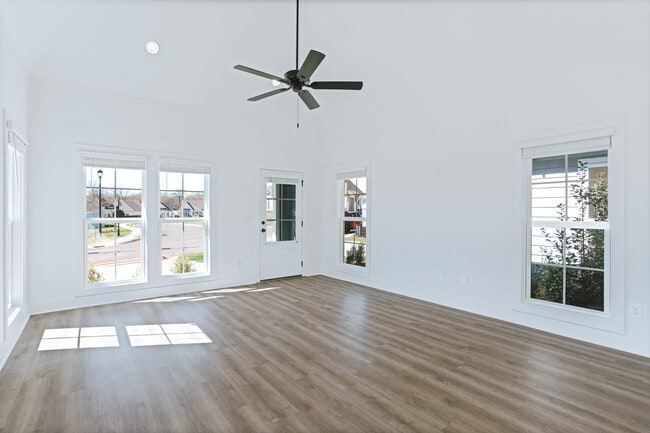 1062 Forest Ln, Opelika, AL 36801 - photo 5