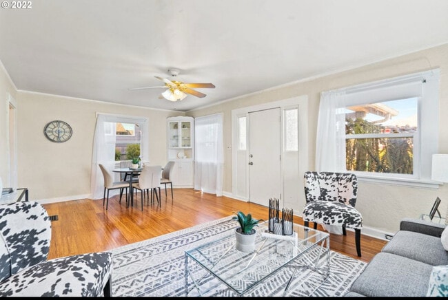 5322 NE 11th Ave, Portland, OR 97211 - photo 2