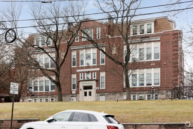 Franklin Elementary School in Bergenfield, NJ serves students from in grades PK, K-5.