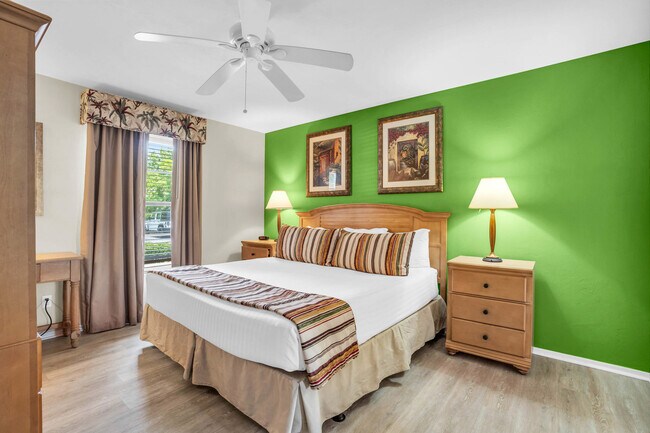 600 Neapolitan Way unit FL1-ID1073523P, Naples, FL 34103 - photo 2