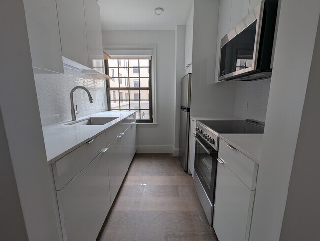 1642 Massachusetts Ave unit 2, Cambridge, MA 02138 - photo 2