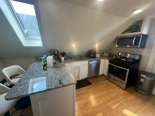 343 Beacon St unit 3, Somerville, MA 02143 - photo 6