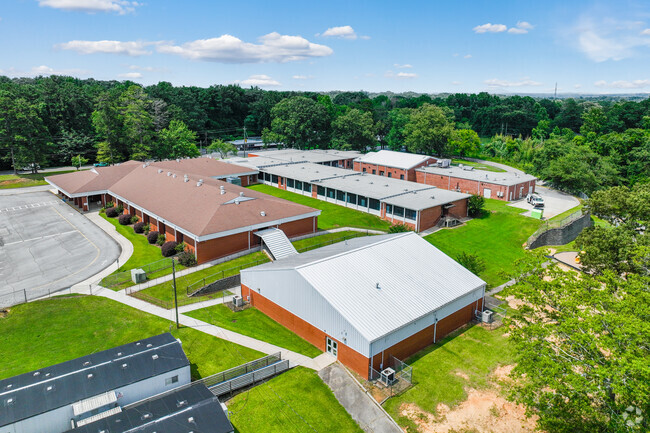 Annette Winn Elementary School serves approximately 365 students.