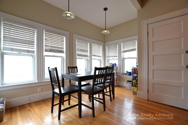 34 Antwerp St unit 2, Brighton, MA 02135 - photo 3