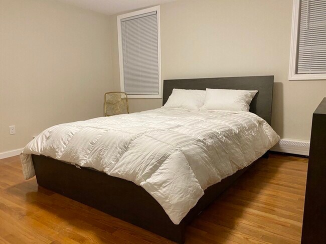 42 Irving St unit B, Boston, MA 02114 - photo 4