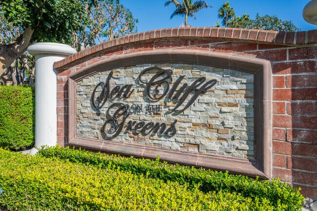 Sea Cliff on the Greens is one of the first gated communities built in the area.