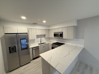 505 W Melrose St, Chicago, IL 60657