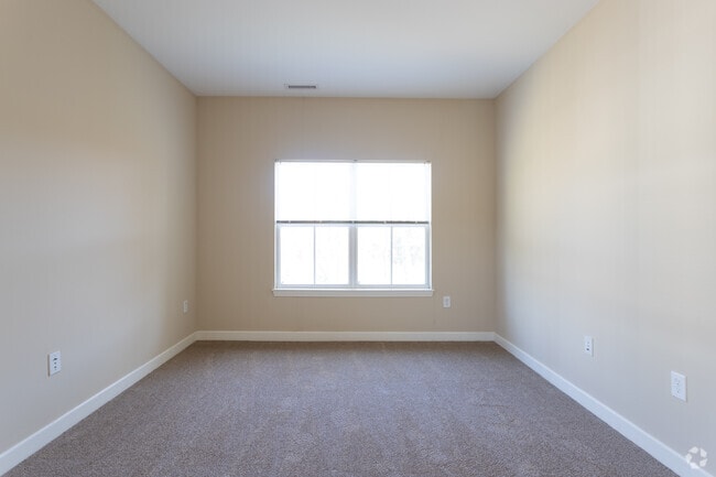 Timberwood Commons, Lebanon, NH 03766 - photo 5