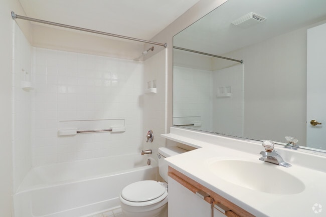 Elmhurst Place Apartments, Elmhurst, IL 60126 - photo 7