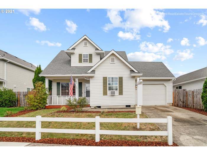 1330 N Creekside Ln, Newberg, OR 97132 - photo 1