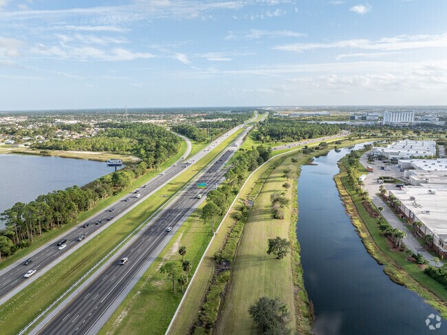 Paar Estates offers easy access to Interstate 95 for convenient commuting.