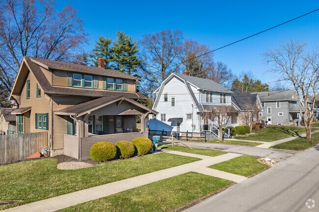 The median price for a single-family home in Galion is around $160,000.