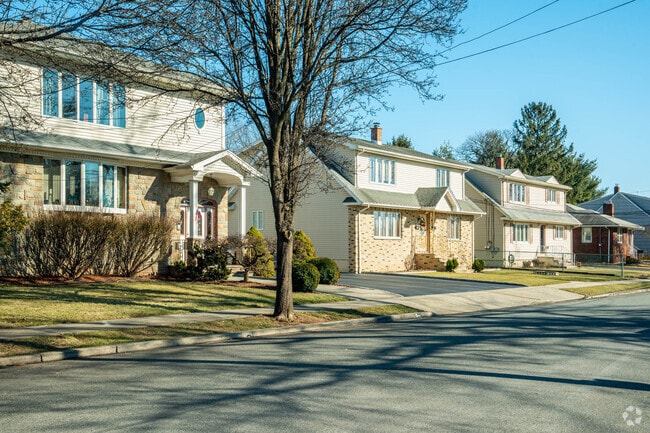 Large single-family homes are available in Athenia.