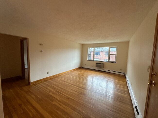 282 Grove St unit 3, Auburndale, MA 02466 - photo 7