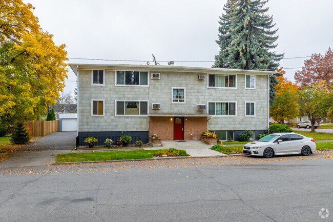 Apartments make up a large portion of the housing within the Brownes Addition neighborhood.