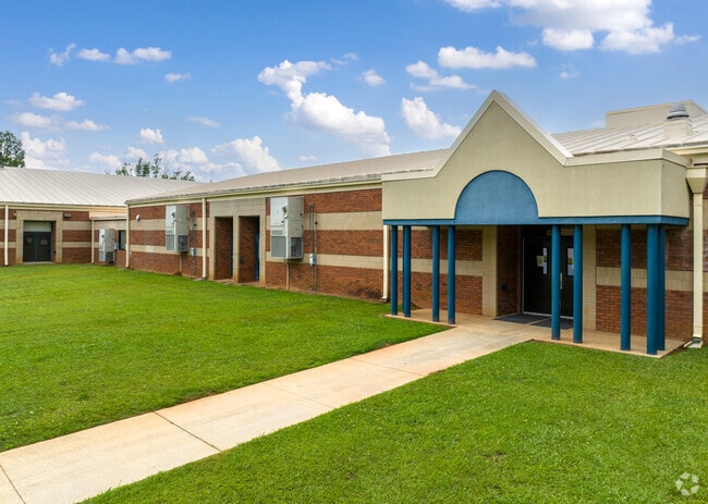 White Oak Elementary School is located in Coweta county.