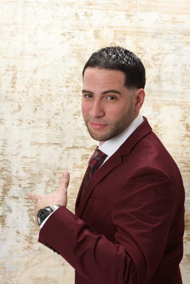 Agent Photo