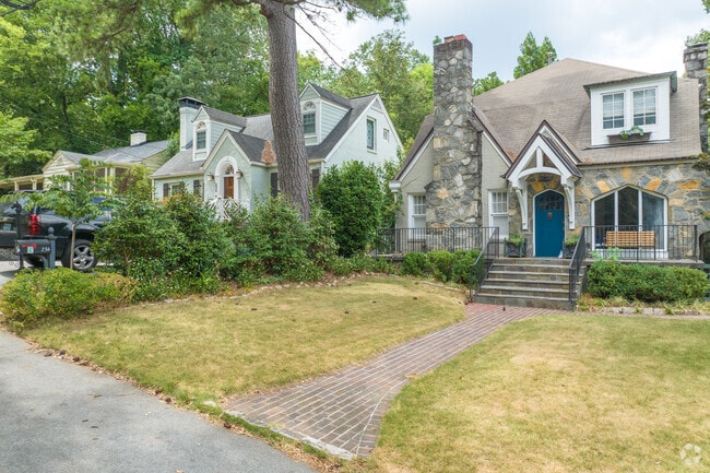 Peachtree Heights East has an abundance of homes in a variety of styles to choose from.