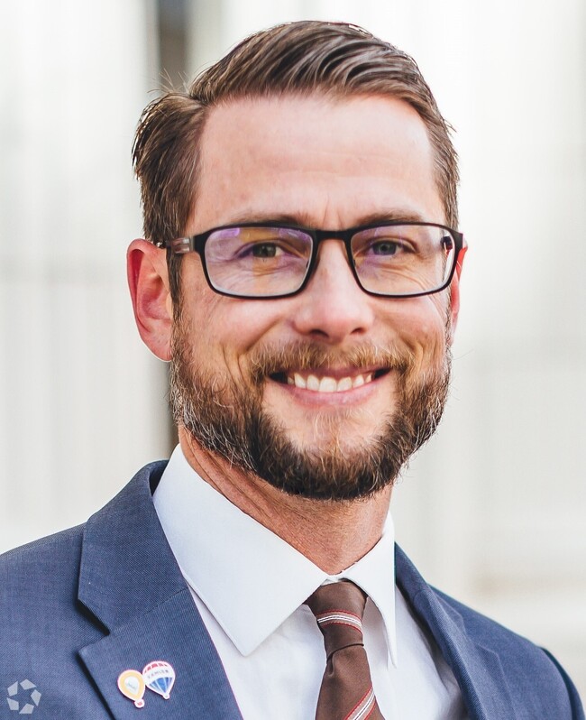 Agent Photo