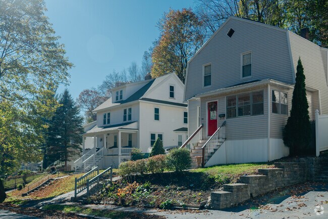Homes in West Tatnuck range in details including gambrel roofs amongst others.