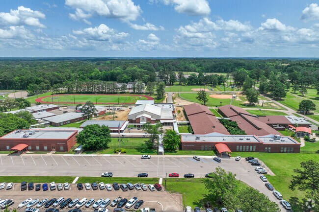 Pearl Jr. High School is ranked 23 best high school in the state of Mississippi.
