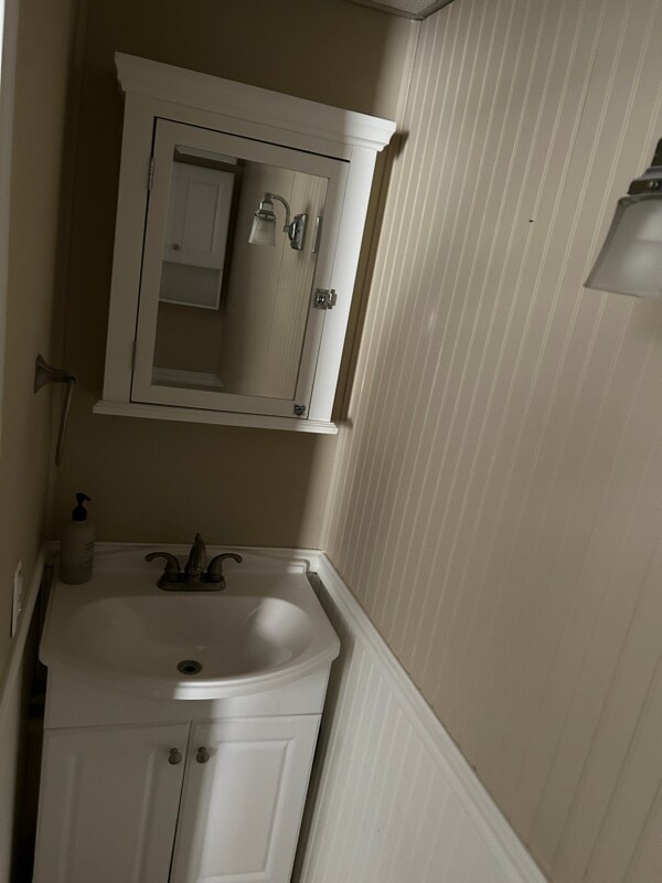 349 Naubuc Ave unit C, Glastonbury, CT 06033 - photo 5