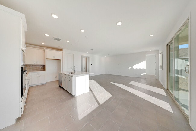 3864 S 241st Ln, Buckeye, AZ 85326 - photo 4