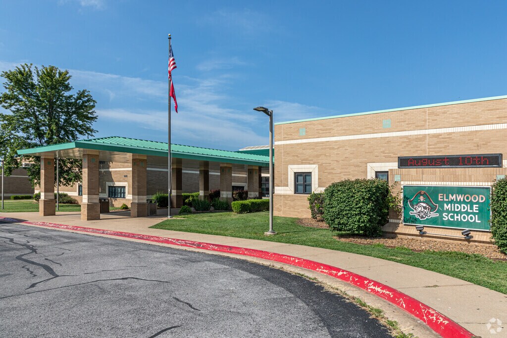Elmwood Middle School is rated an A- on Niche.com.