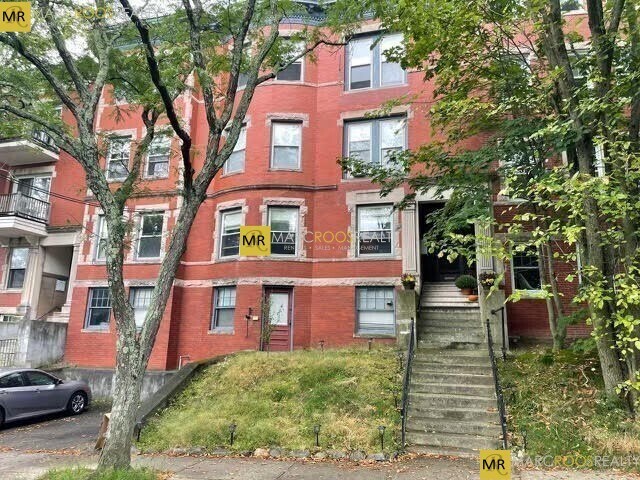 96 Winthrop Rd unit 1, Brookline, MA 02445 - photo 2