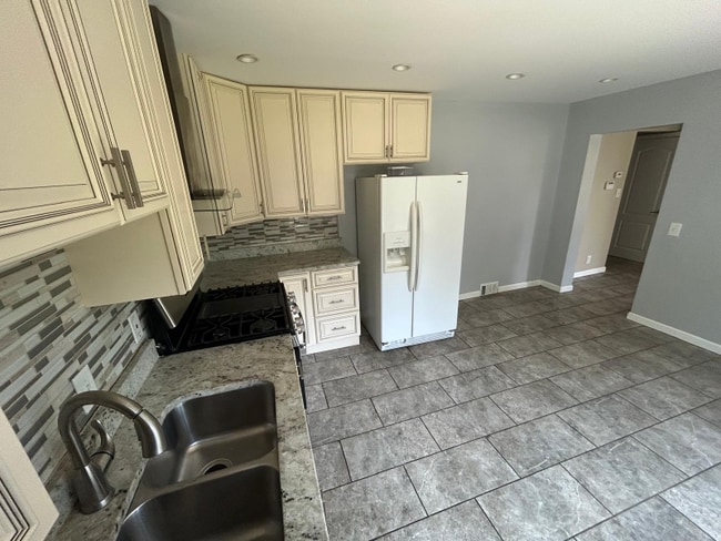 995 Brodhead Rd, Coraopolis, PA 15108 - photo 5