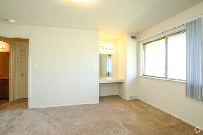 Orleans Place Apartments, Woodhaven, MI 48183 - photo 6