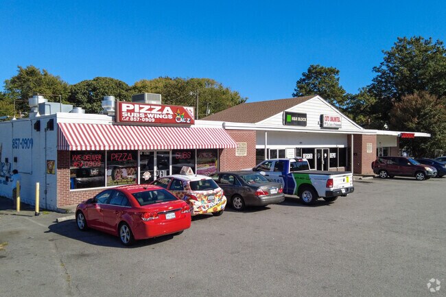 Cal'z Pizza is one of the many eateries available in Norview Heights.