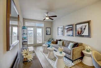 609 Clayton Ln, Austin, TX 78752
