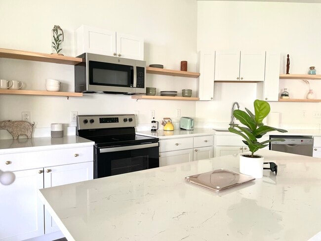 17 Page St unit 1, Brunswick, ME 04011 - photo 4