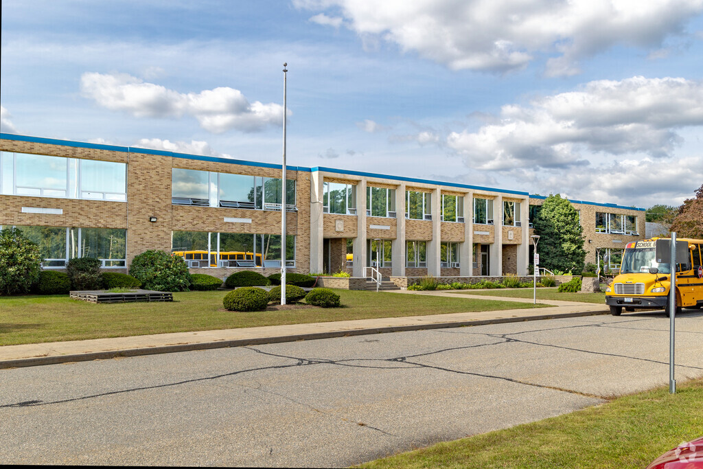 The Highlander Charter School in the North Warren neighborhood draws students from all over.