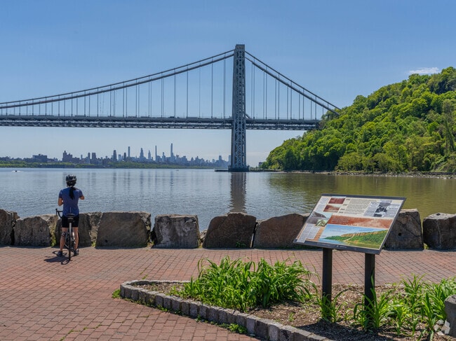 Palisades park has easy access to the George Washington Bridge to New York City.